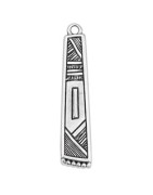 Pendentif rectangle tribal de 37mm en métal placage argent