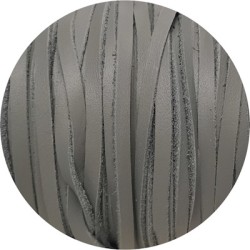 Cuir plat de 3mm soft gris clair bords droits en vente au cm