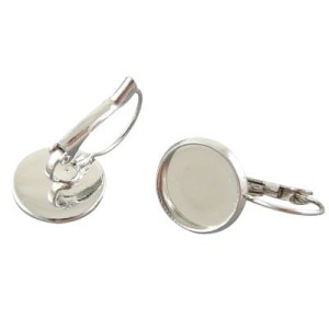 Paire de boucles d oreille a plateau couleur platine-24mm