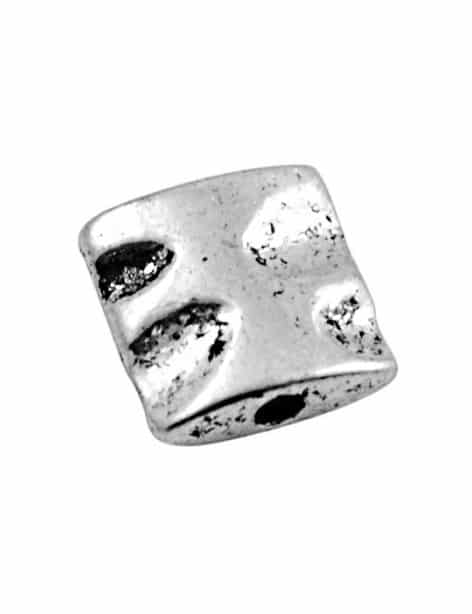 Perle presque carree avec crateres en metal couleur argent tibetain-9.5mm