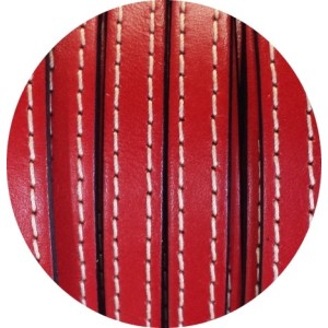 Cordon de cuir plat 10mm x 2mm rouge coutures-vente au cm
