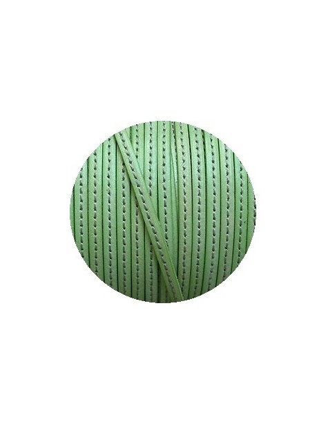 Cordon de cuir plat 5x2mm vert pastel couture blanche-vente au cm