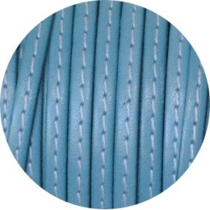 Cordon de cuir plat 5mm x 2mm bleu ciel couture blanche-vente au cm