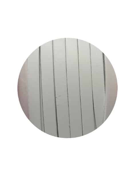 Cordon de cuir plat 6mm x 2mm de couleur blanc-vente au cm