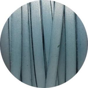 Cordon de cuir plat 6mm x 2mm de couleur bleu ciel-vente au cm