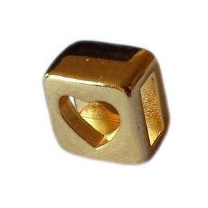 Passant carré couleur or avec coeur pour lacet plat de cuir de 5mm