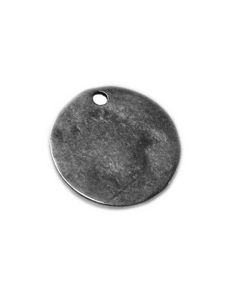 Breloque ronde martelée placage argent de 27mm