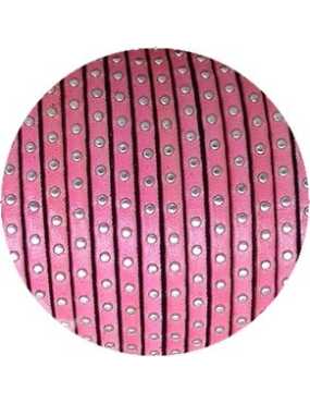 Cuir plat de 5mm rose avec des clous argent vendu au cm