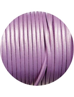 Cuir plat lisse de 3mm couleur lilas nacré en vente au cm